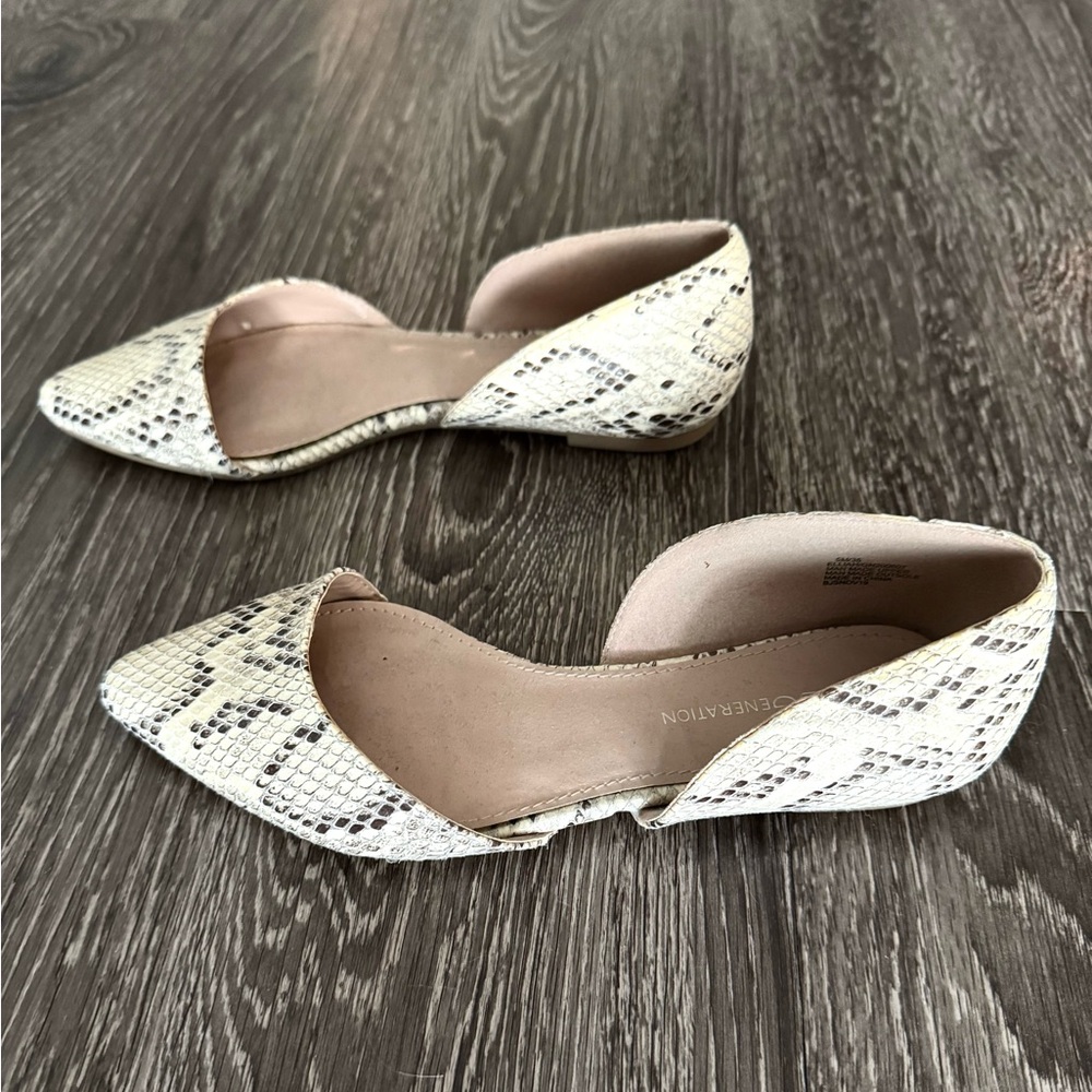 BCBGeneration Elliah D’Orsay Ivory Snake Print Pointed Toe Flats, Women’s Size 5